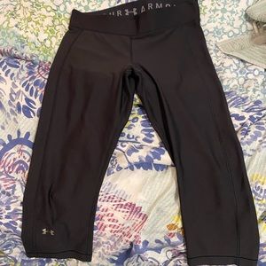 UNDER ARMOUR black leggings capris